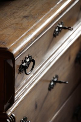 What to look for when buying a chest of drawers